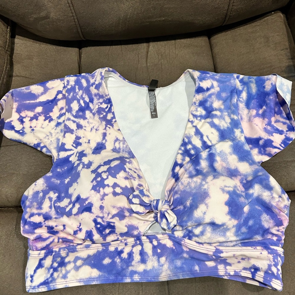 Torrid Purple and Pink Tie-Dye ruffle swim top size 1